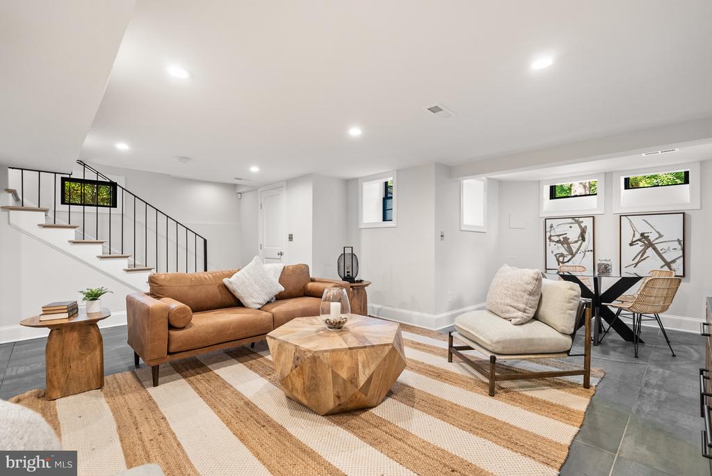 3126 Woodley Rd NW - Washington DC