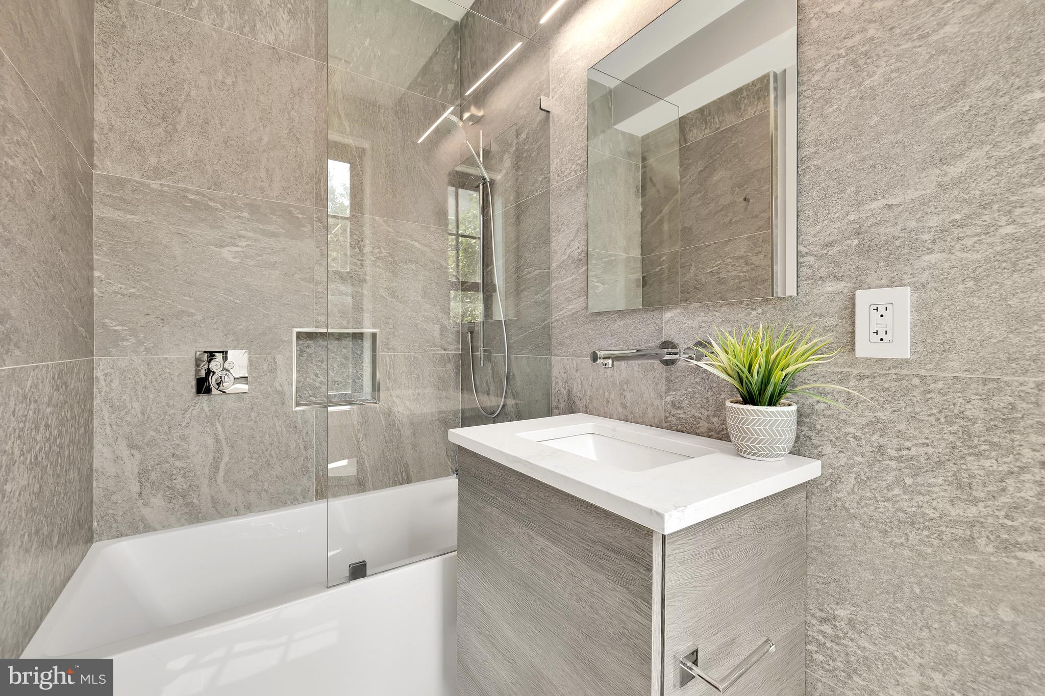 1519 Swann St NW - Washington DC