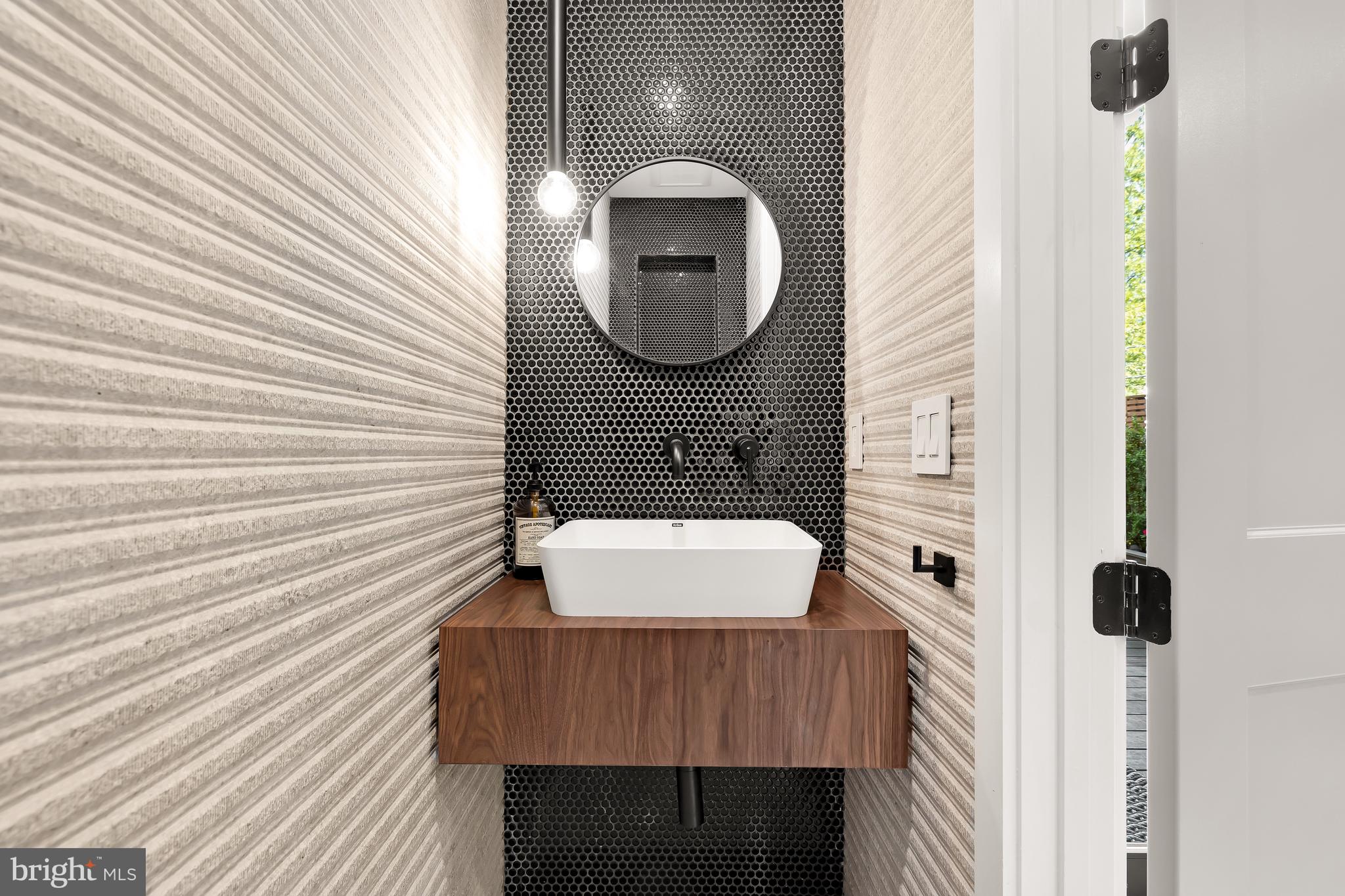 1519 Swann St NW - Washington DC