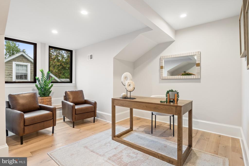 2558 36th St NW - Washington DC