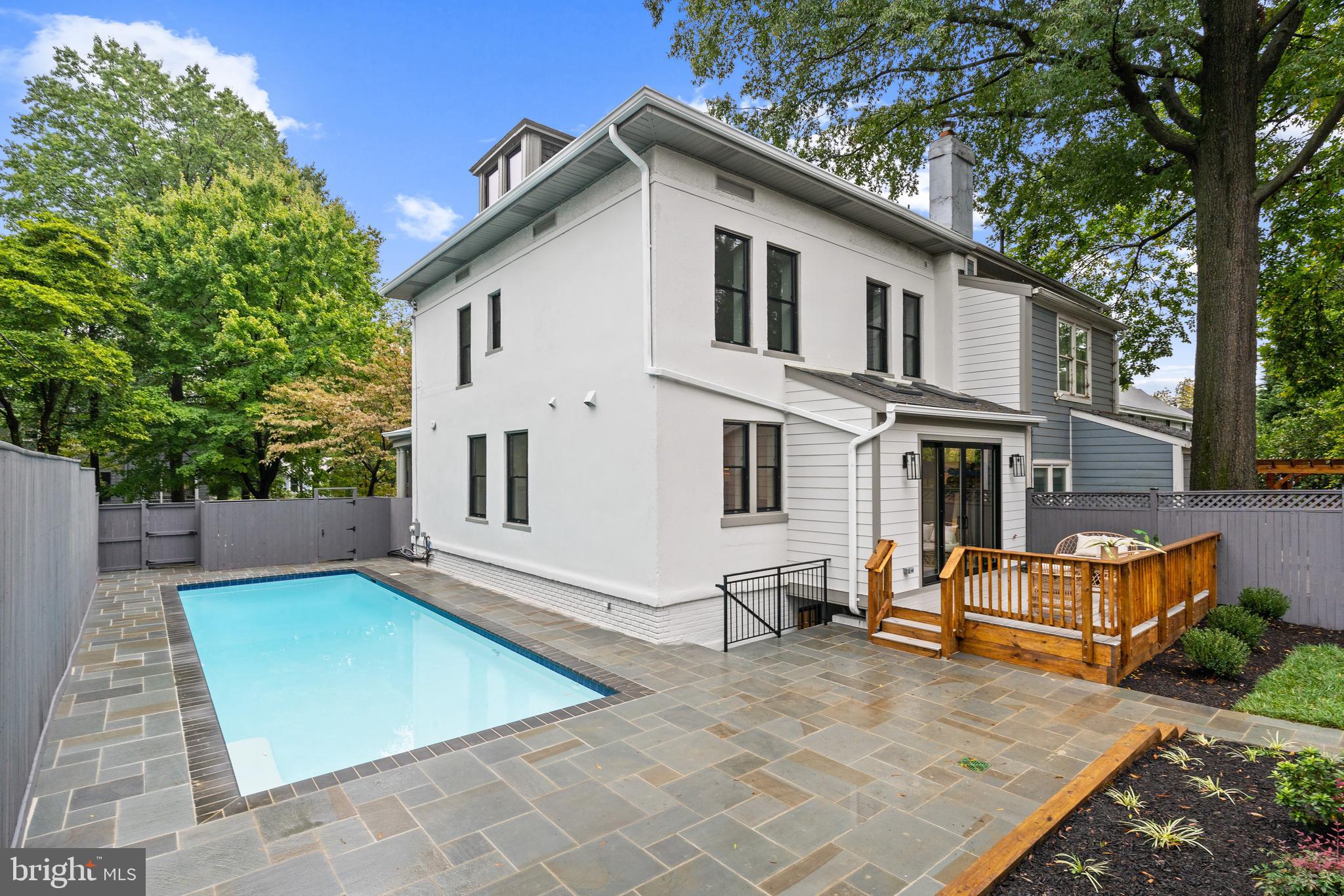 2558 36th St NW - Washington DC