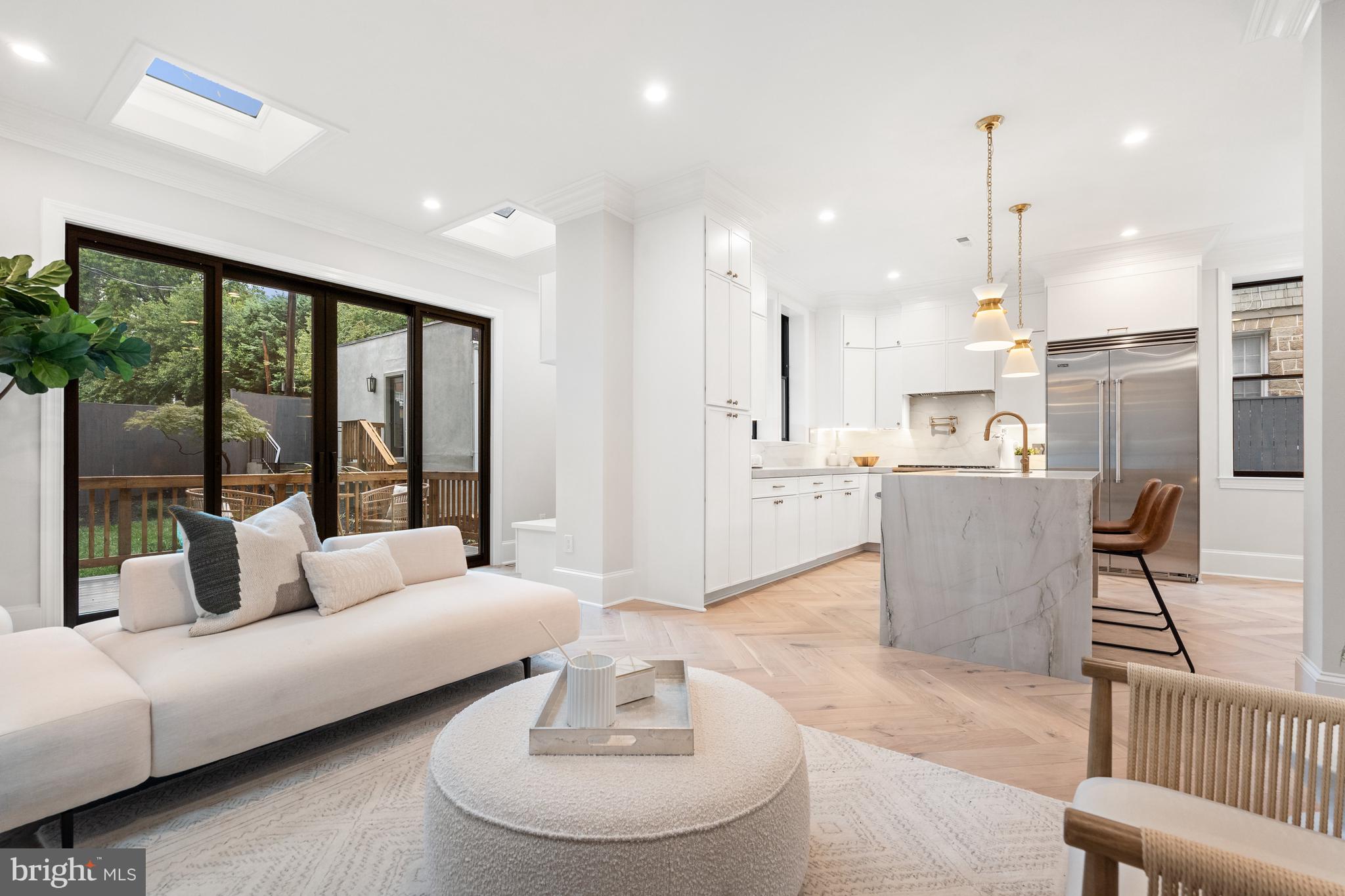 2558 36th St NW - Washington DC