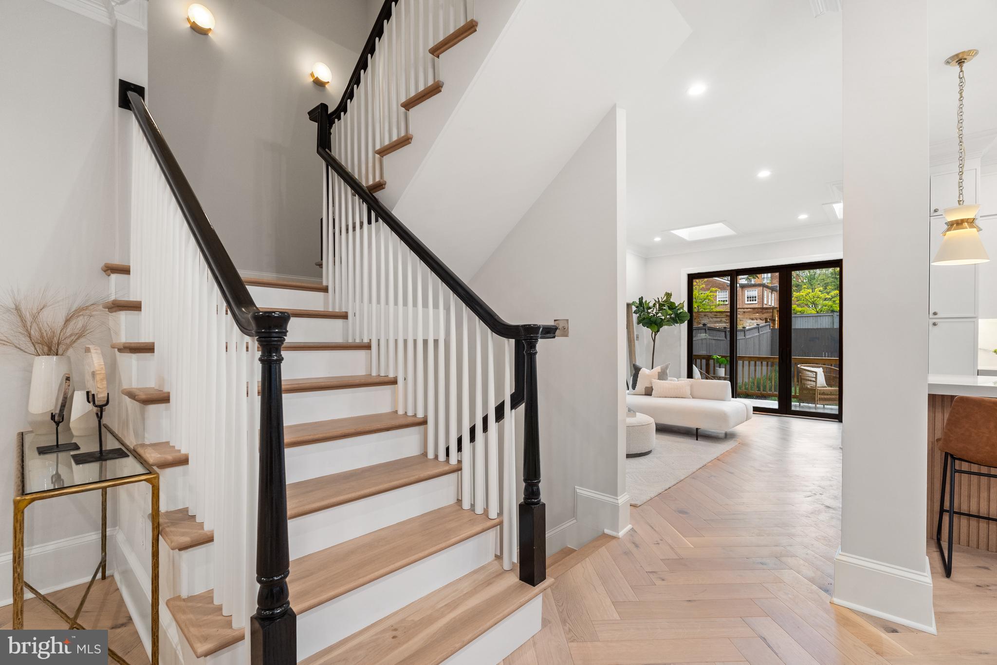 2558 36th St NW - Washington DC