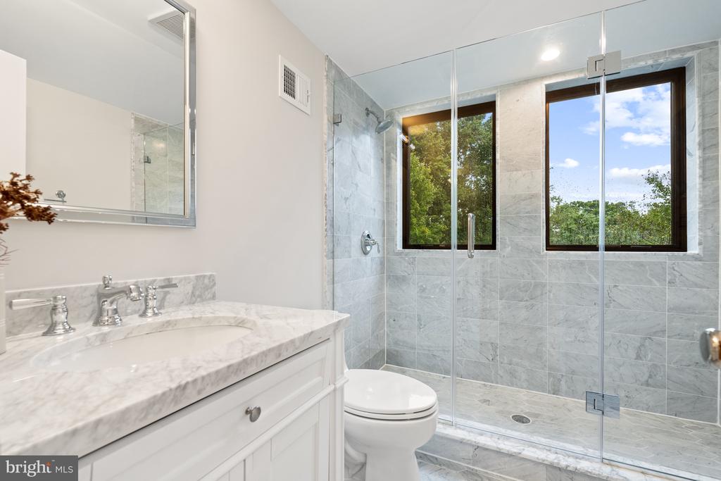 2558 36th St NW - Washington DC