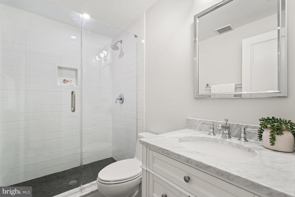 2558 36th St NW - Washington DC