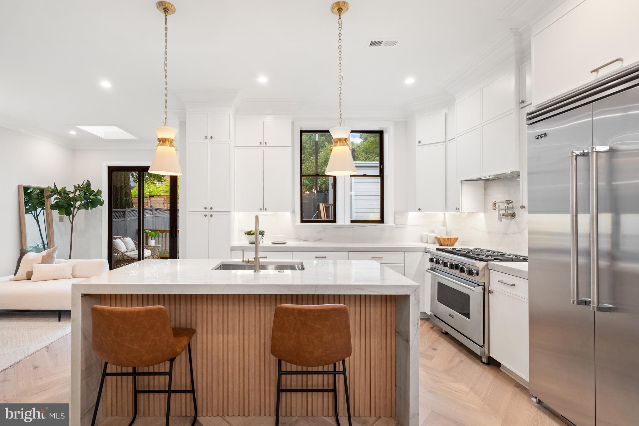 2558 36th St NW - Washington DC