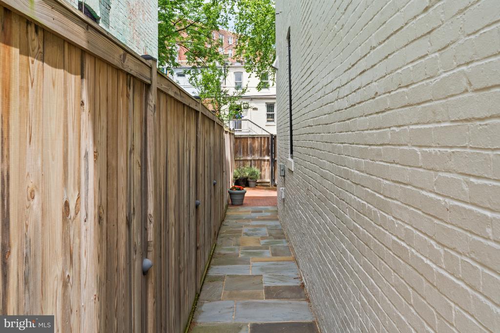 1507 Caroline St NW - Washington DC