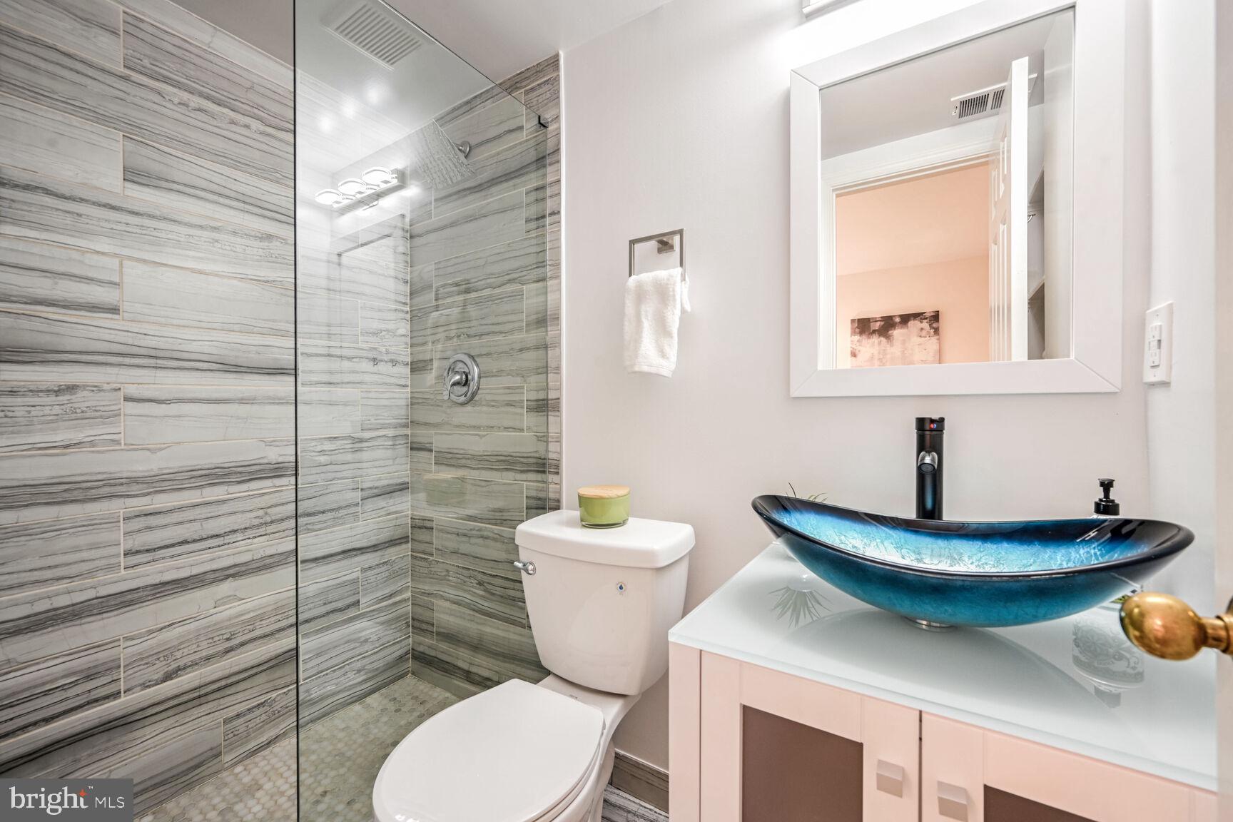 1715 Swann St NW #5 - Washington DC