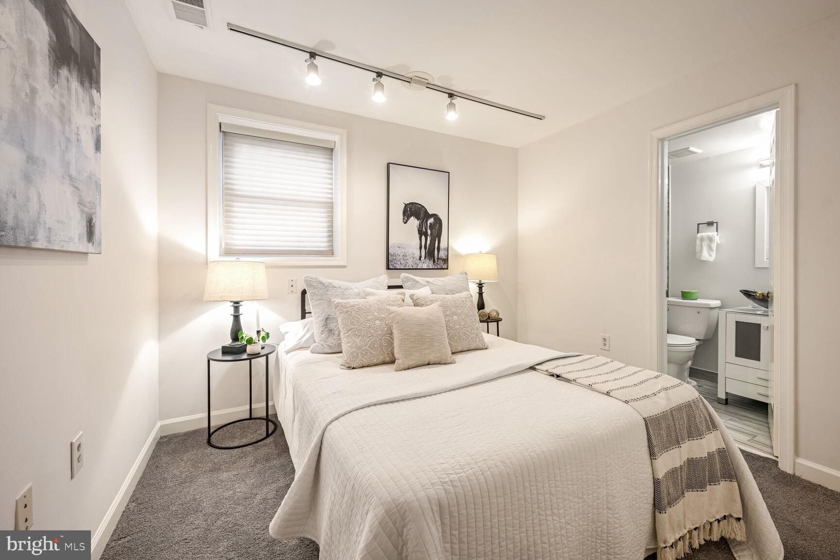 1715 Swann St NW #5 - Washington DC