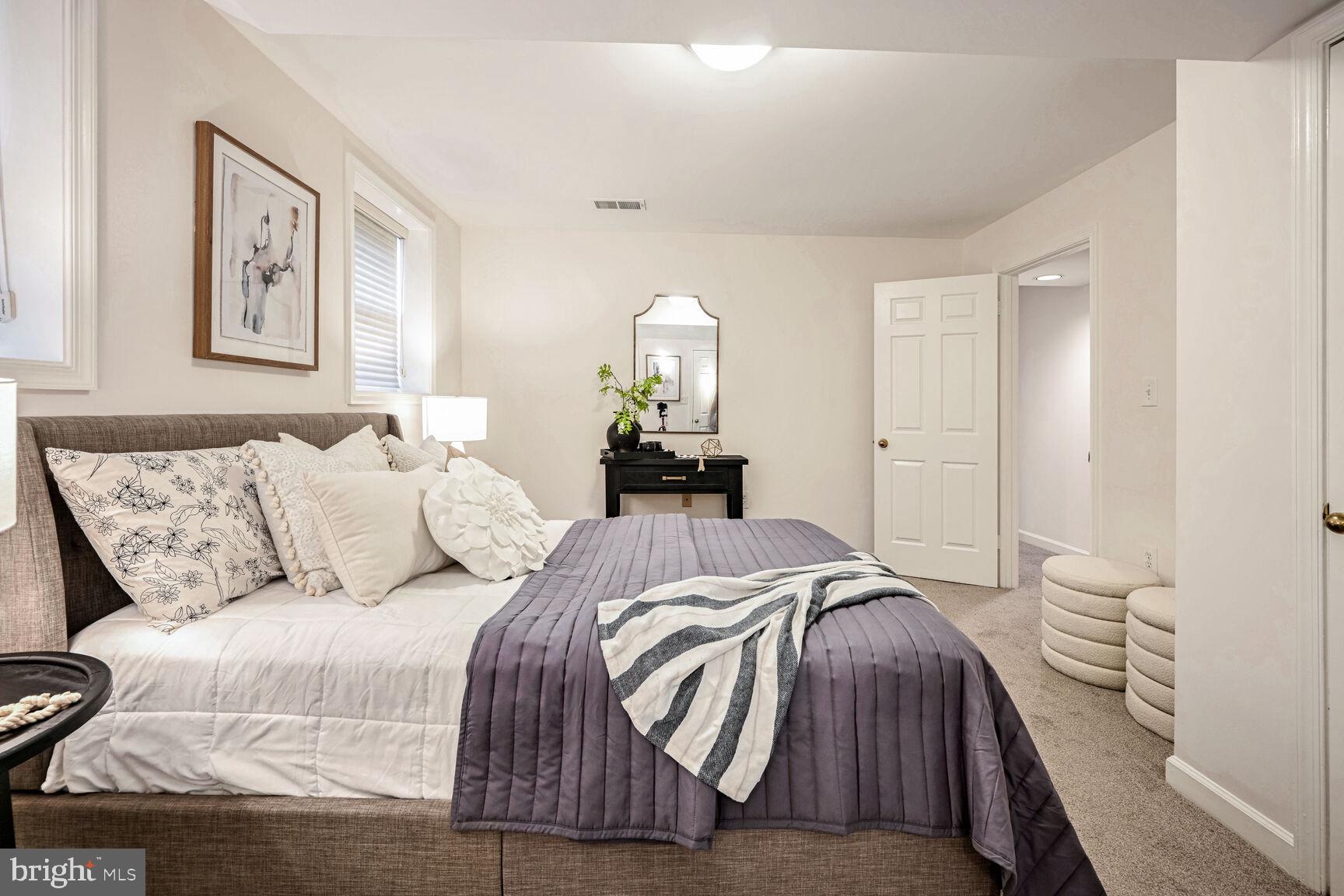 1715 Swann St NW #5 - Washington DC