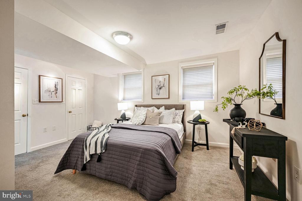1715 Swann St NW #5 - Washington DC