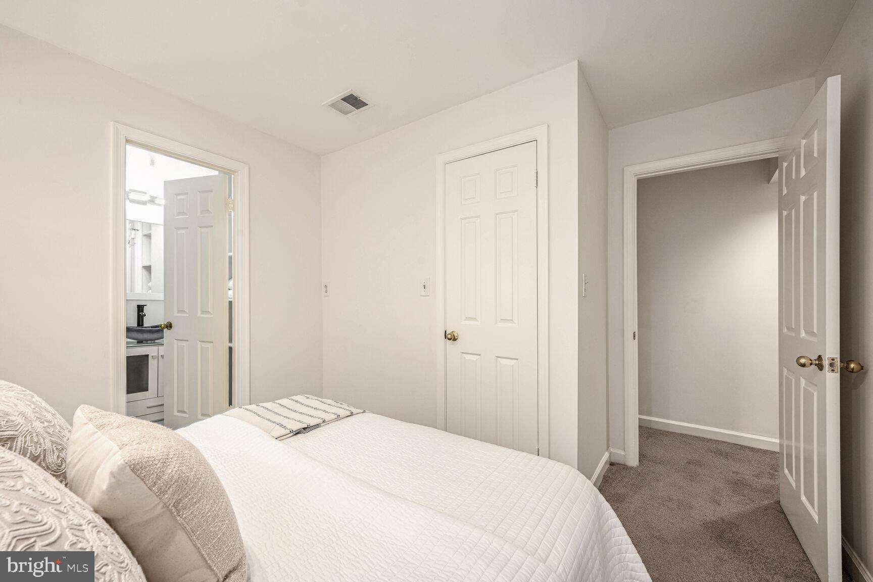 1715 Swann St NW #5 - Washington DC