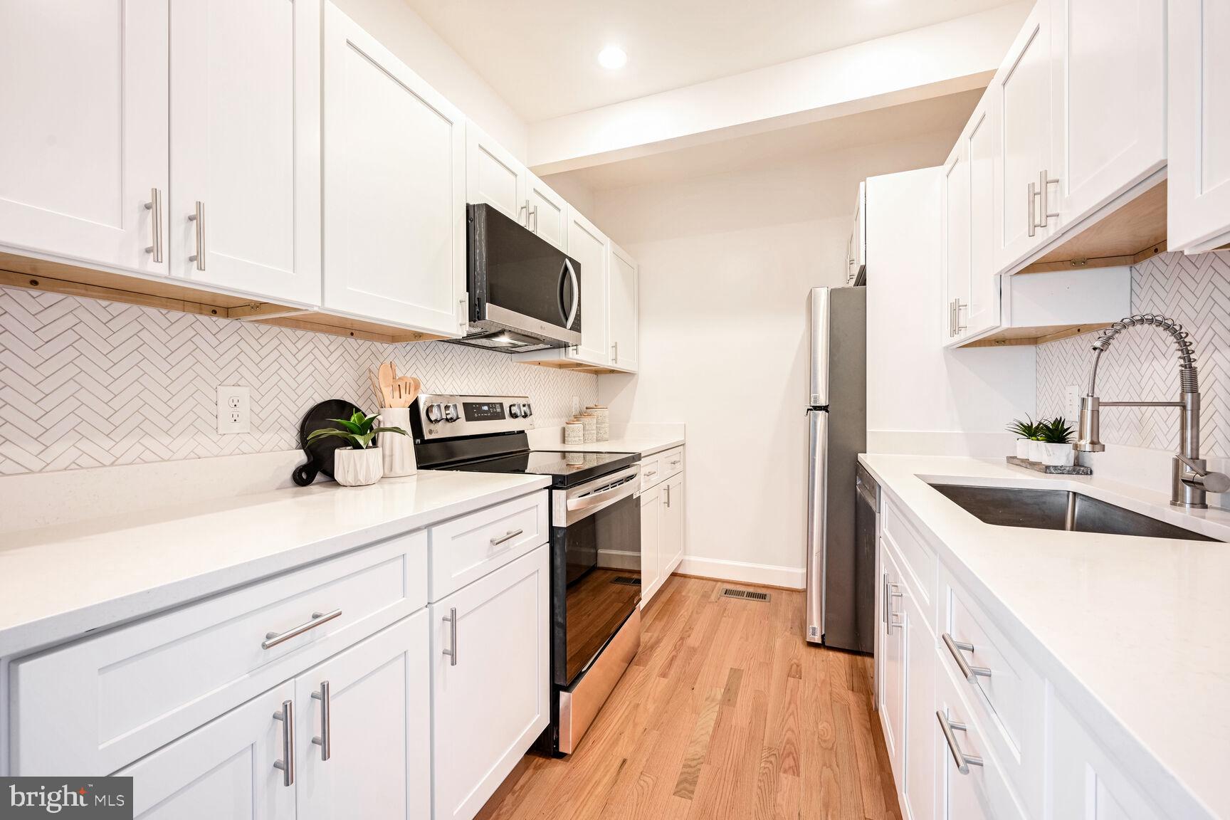 1715 Swann St NW #5 - Washington DC