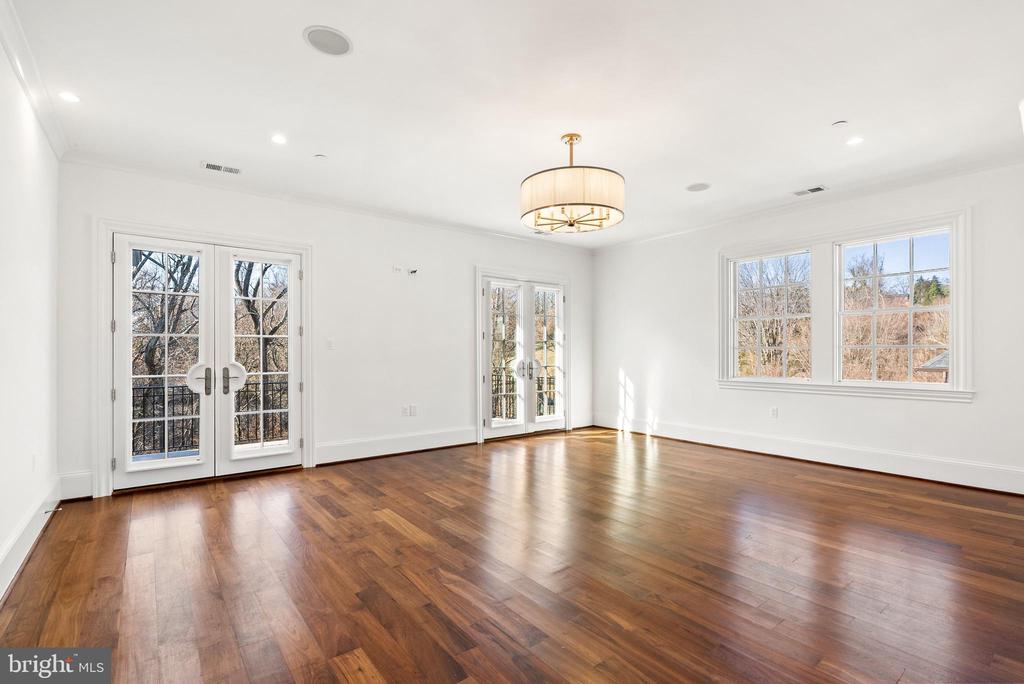 2935 49th St NW - Washington DC