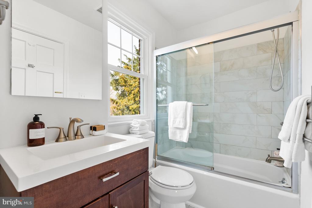 6621 7th Pl NW - Washington DC
