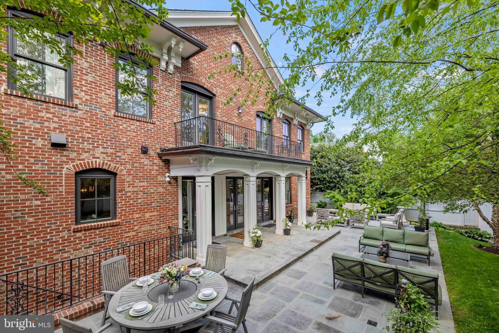4410 Meadow Rd NW - Washington DC