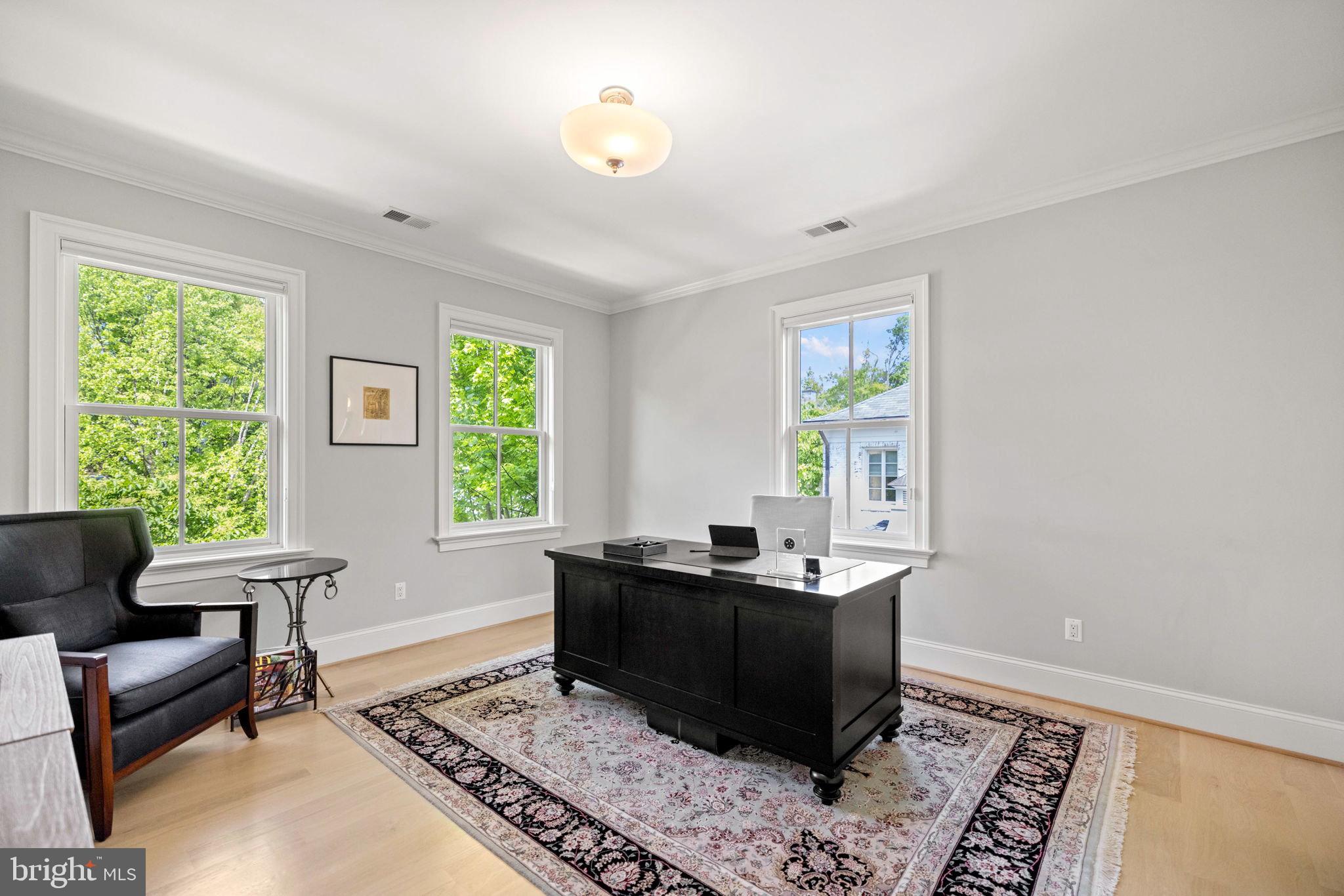 4410 Meadow Rd NW - Washington DC