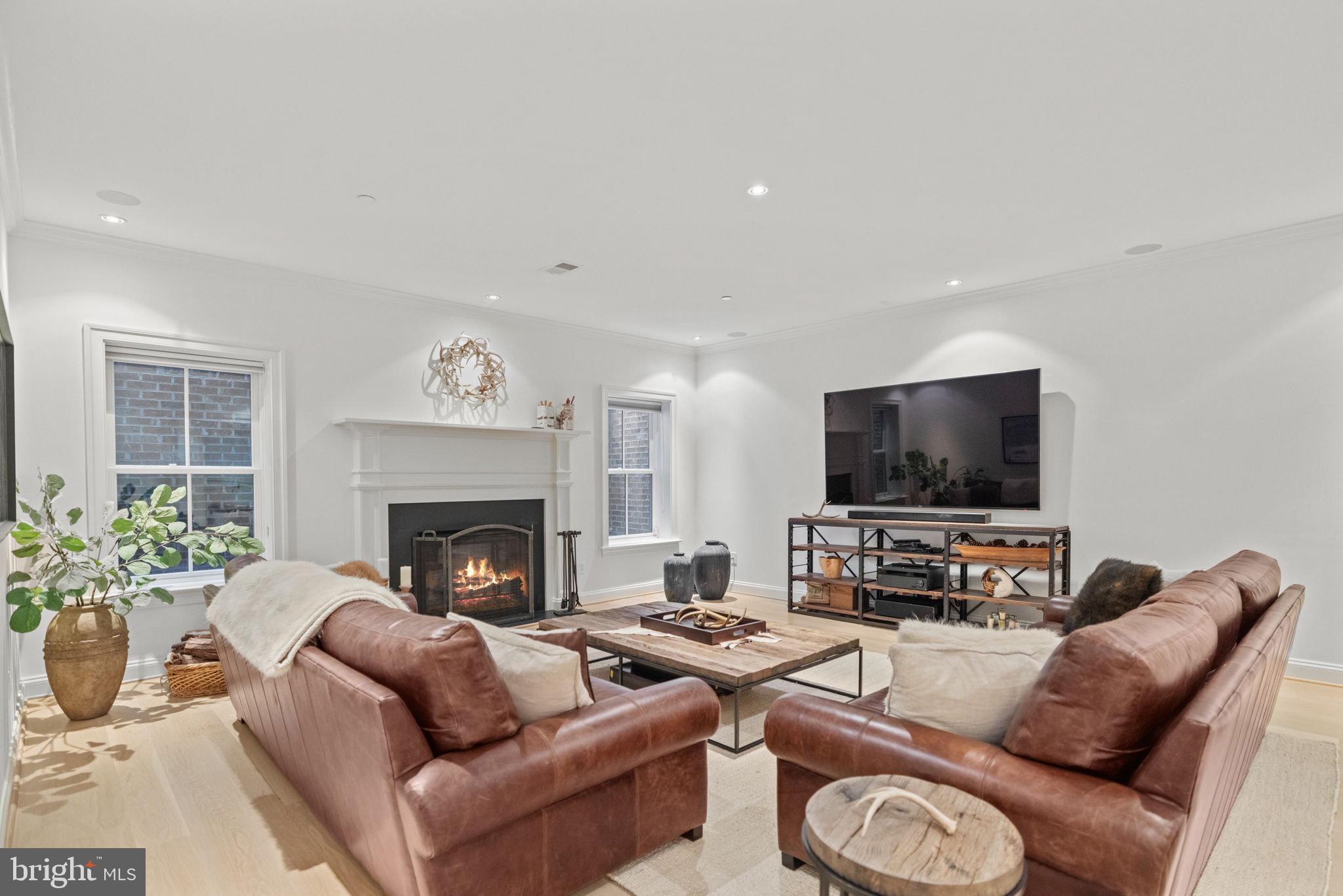 4410 Meadow Rd NW - Washington DC