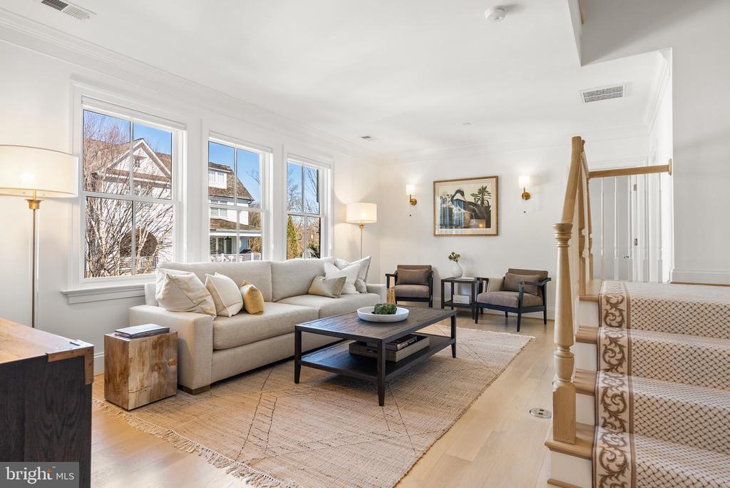 4410 Meadow Rd NW - Washington DC