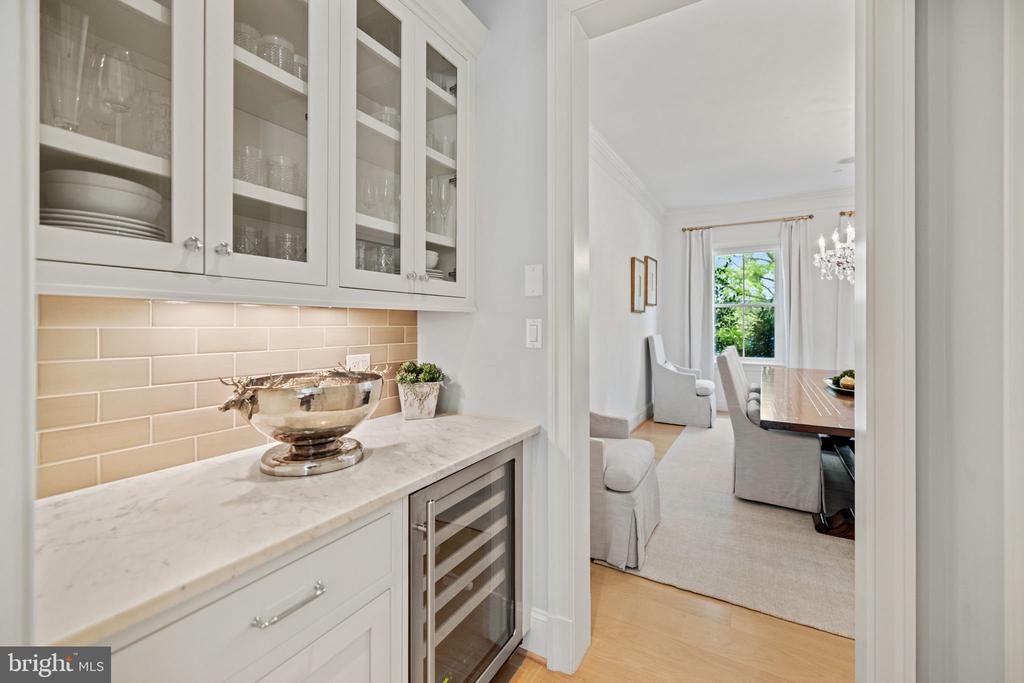 4410 Meadow Rd NW - Washington DC