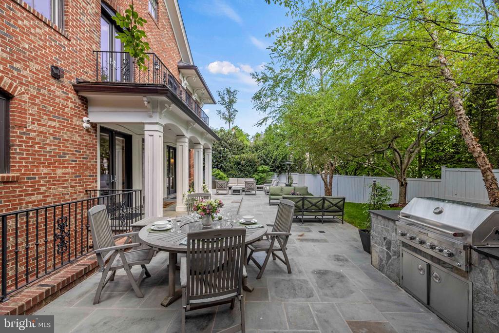 4410 Meadow Rd NW - Washington DC