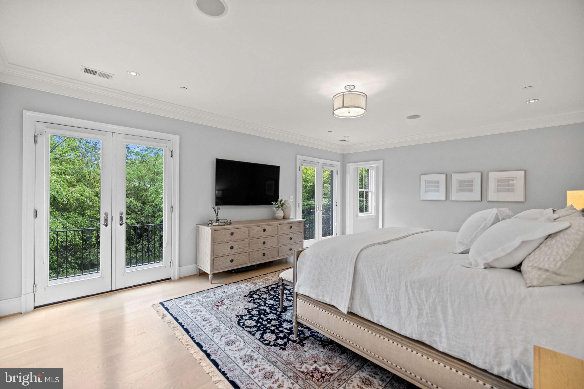 4410 Meadow Rd NW - Washington DC