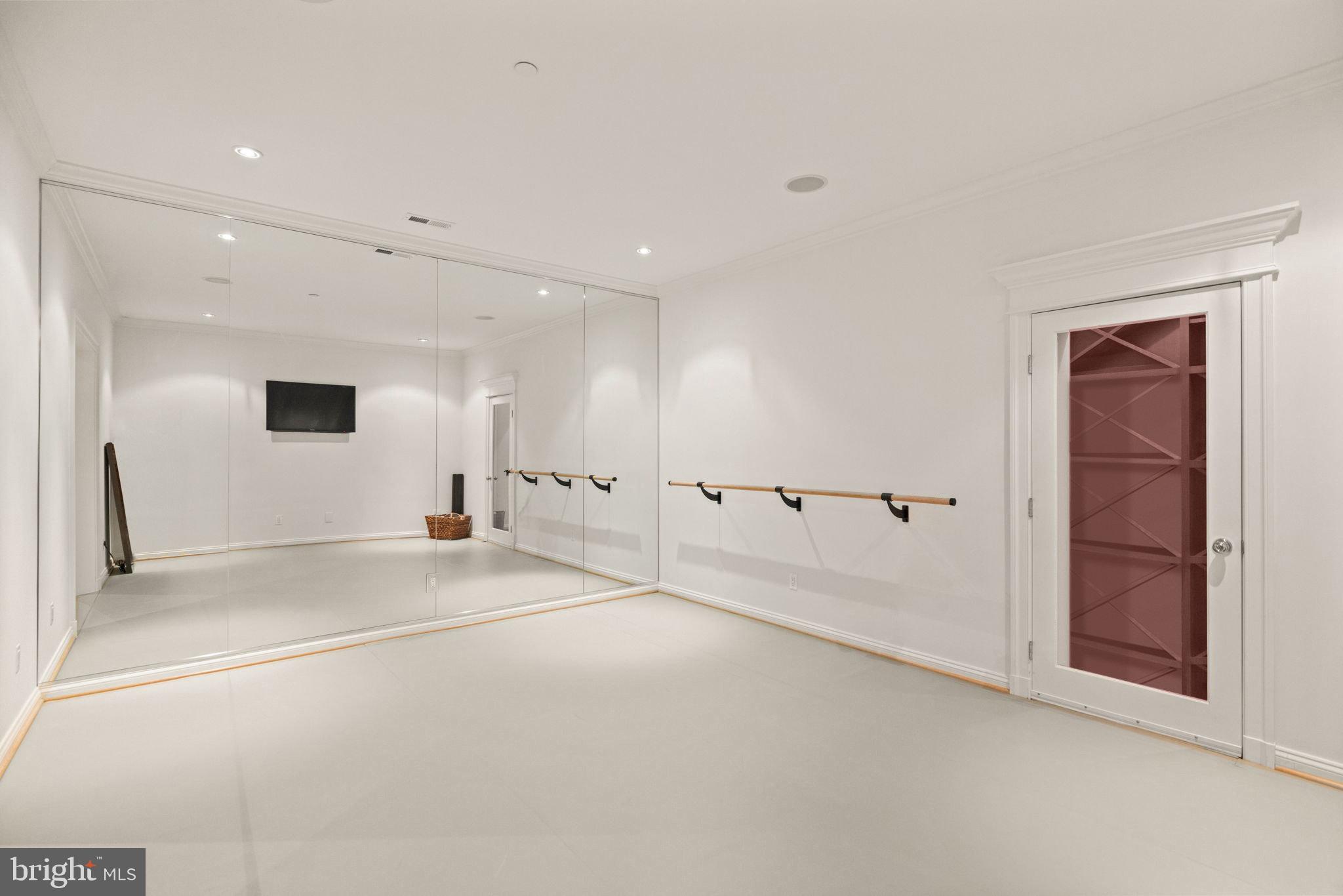 4410 Meadow Rd NW - Washington DC