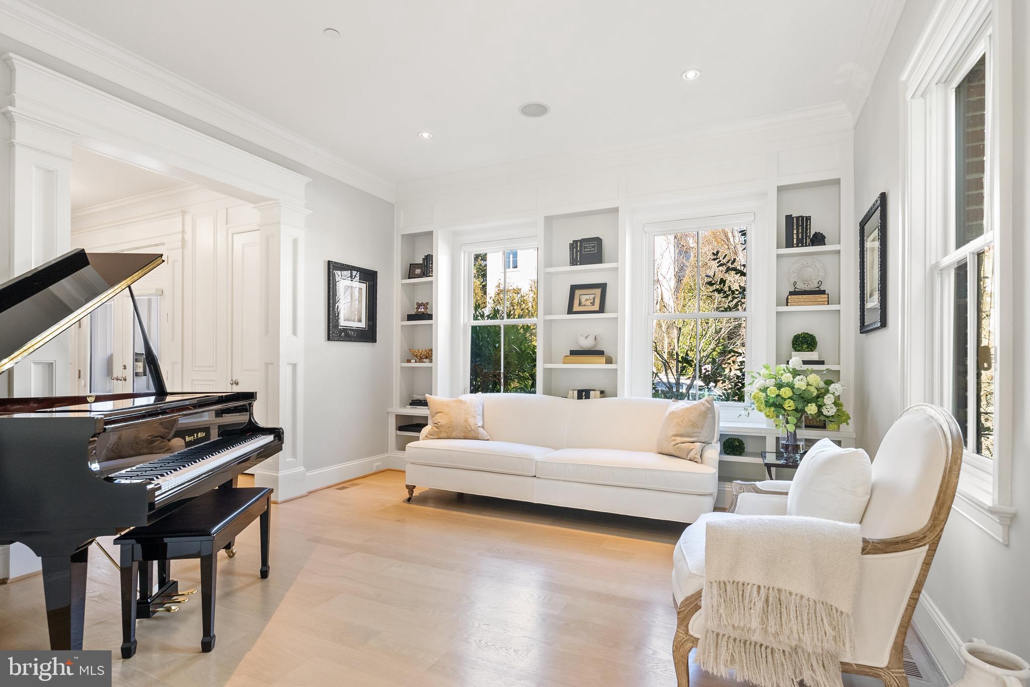 4410 Meadow Rd NW - Washington DC