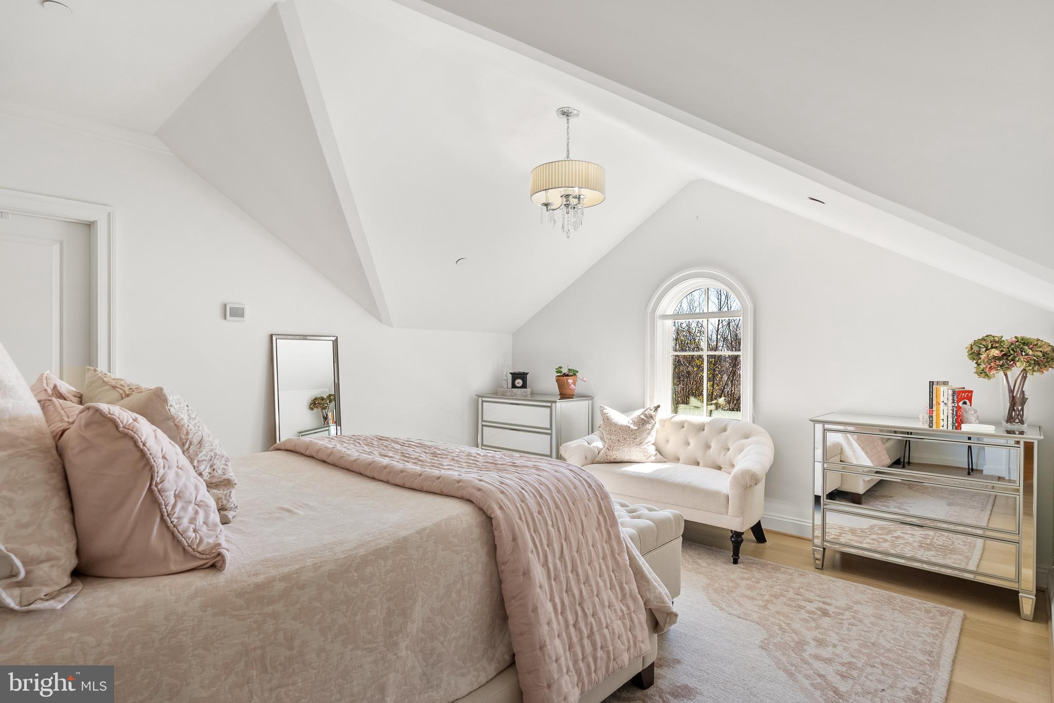 4410 Meadow Rd NW - Washington DC