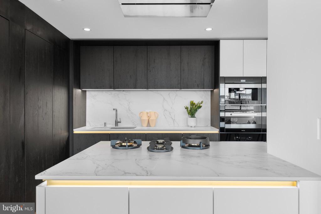 700 New Hampshire Ave NW #1502/3 - Washington DC