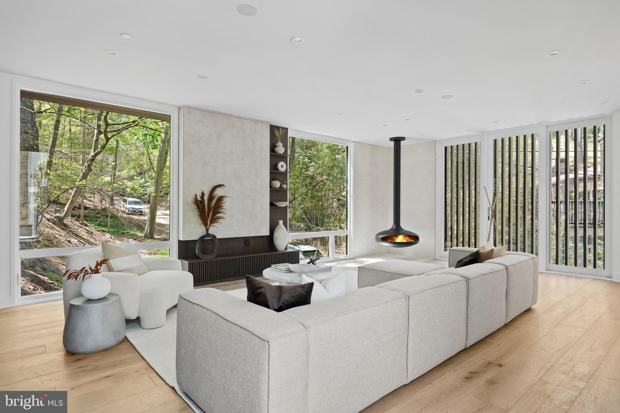 4656 Broad Branch Rd NW