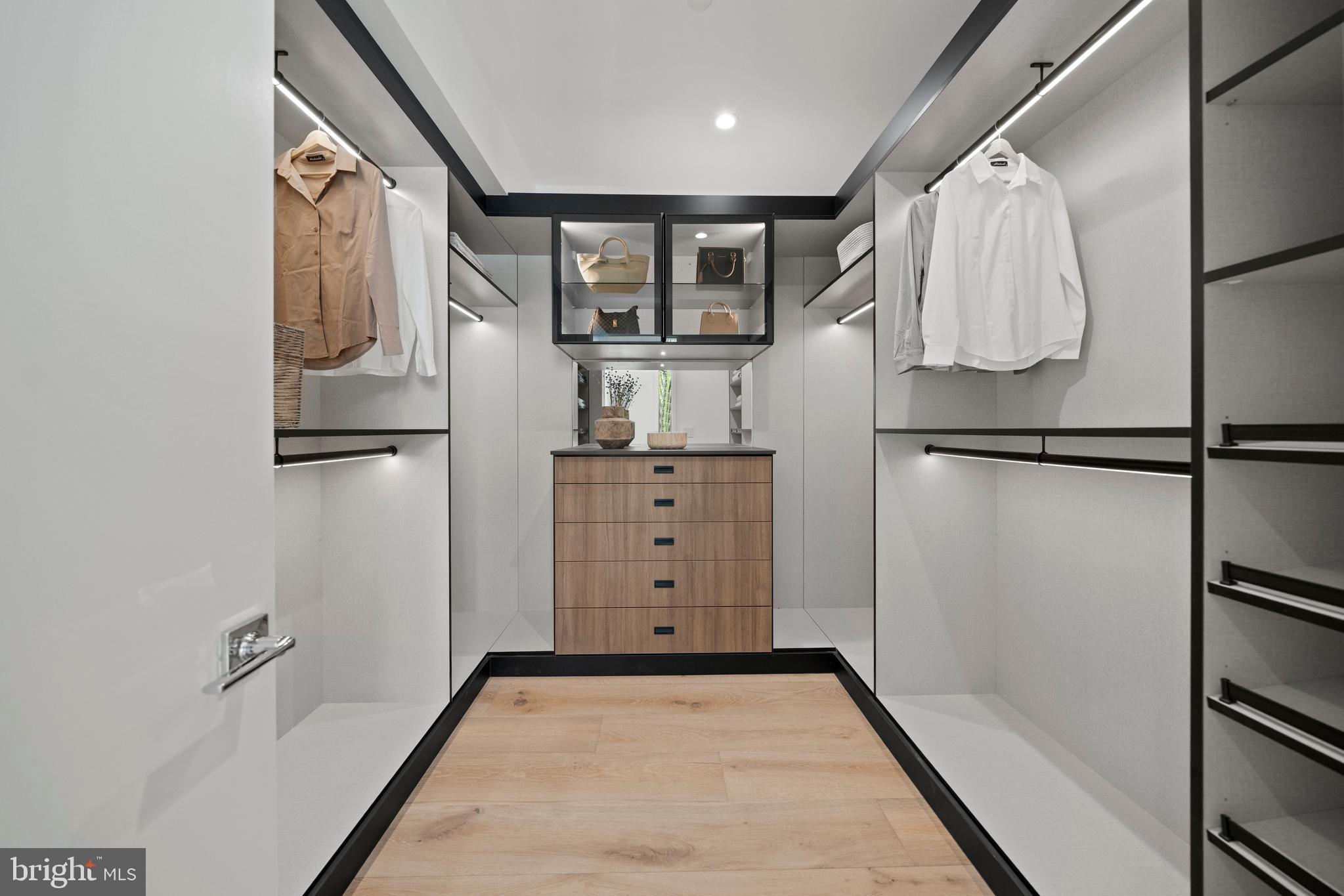 4656 Broad Branch Rd NW