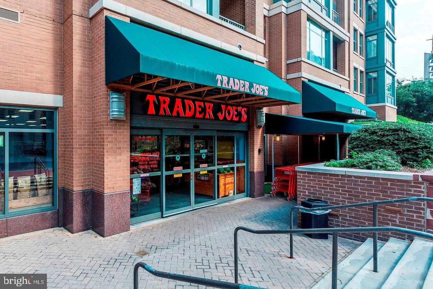 2425 L St NW #328 - Washington DC