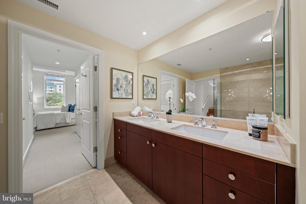 2425 L St NW #328 - Washington DC