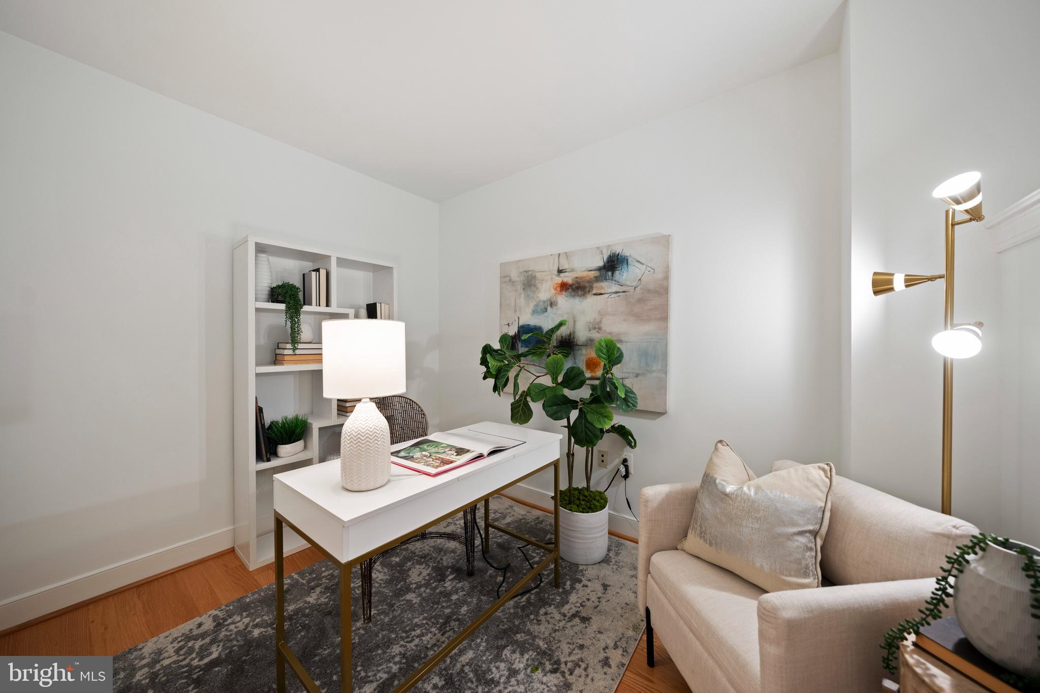 2425 L St NW #328 - Washington DC