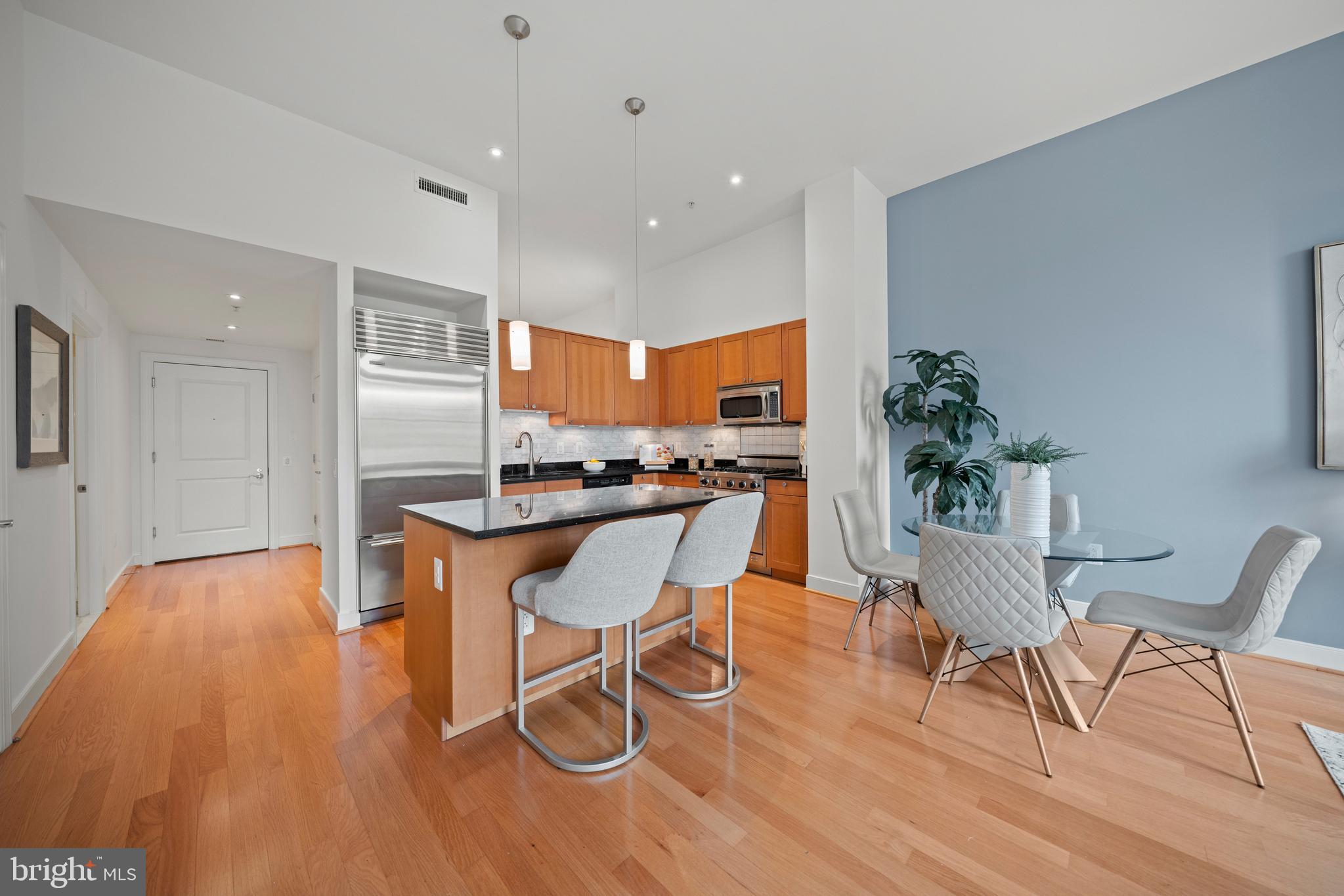 2425 L St NW #328 - Washington DC