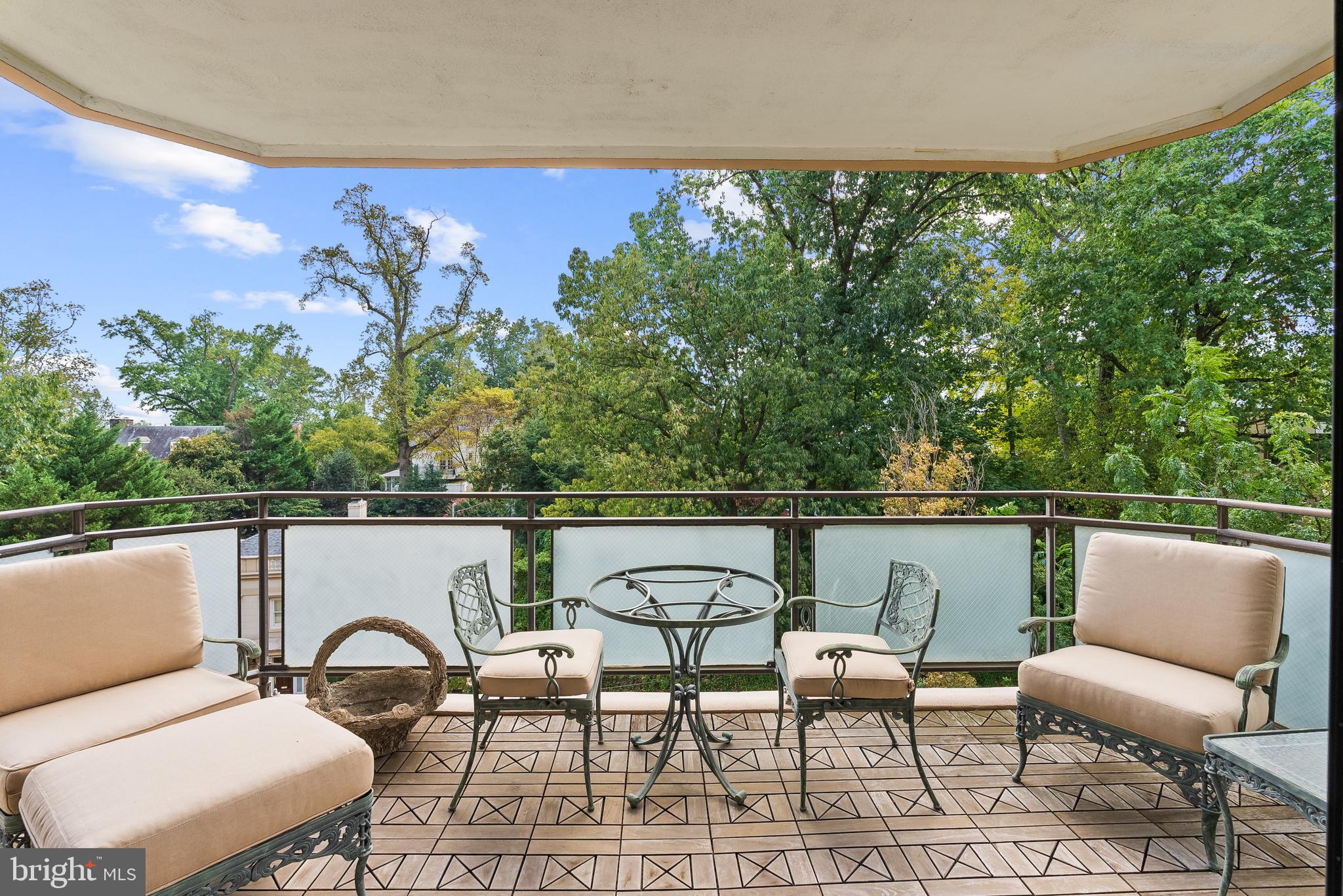 2700 CALVERT STREET NW 418