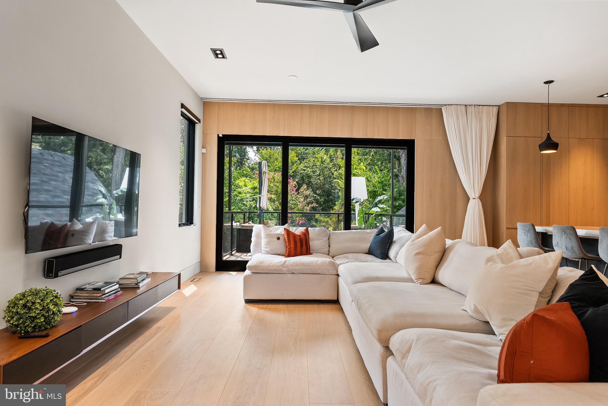 5068 SHERIER PLACE NW