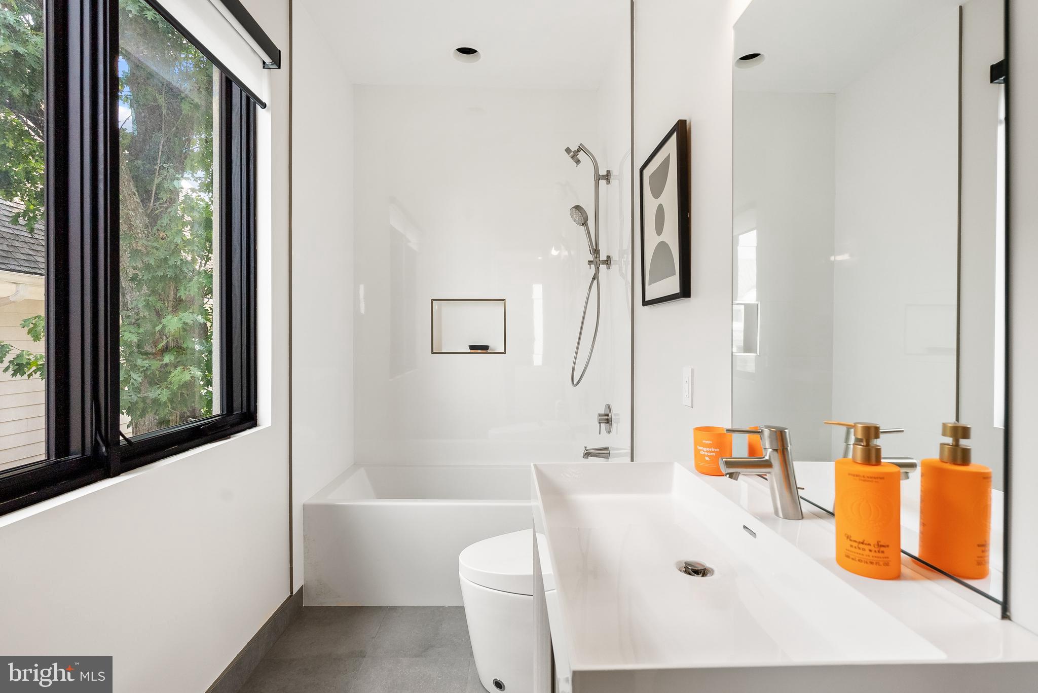 5068 SHERIER PLACE NW