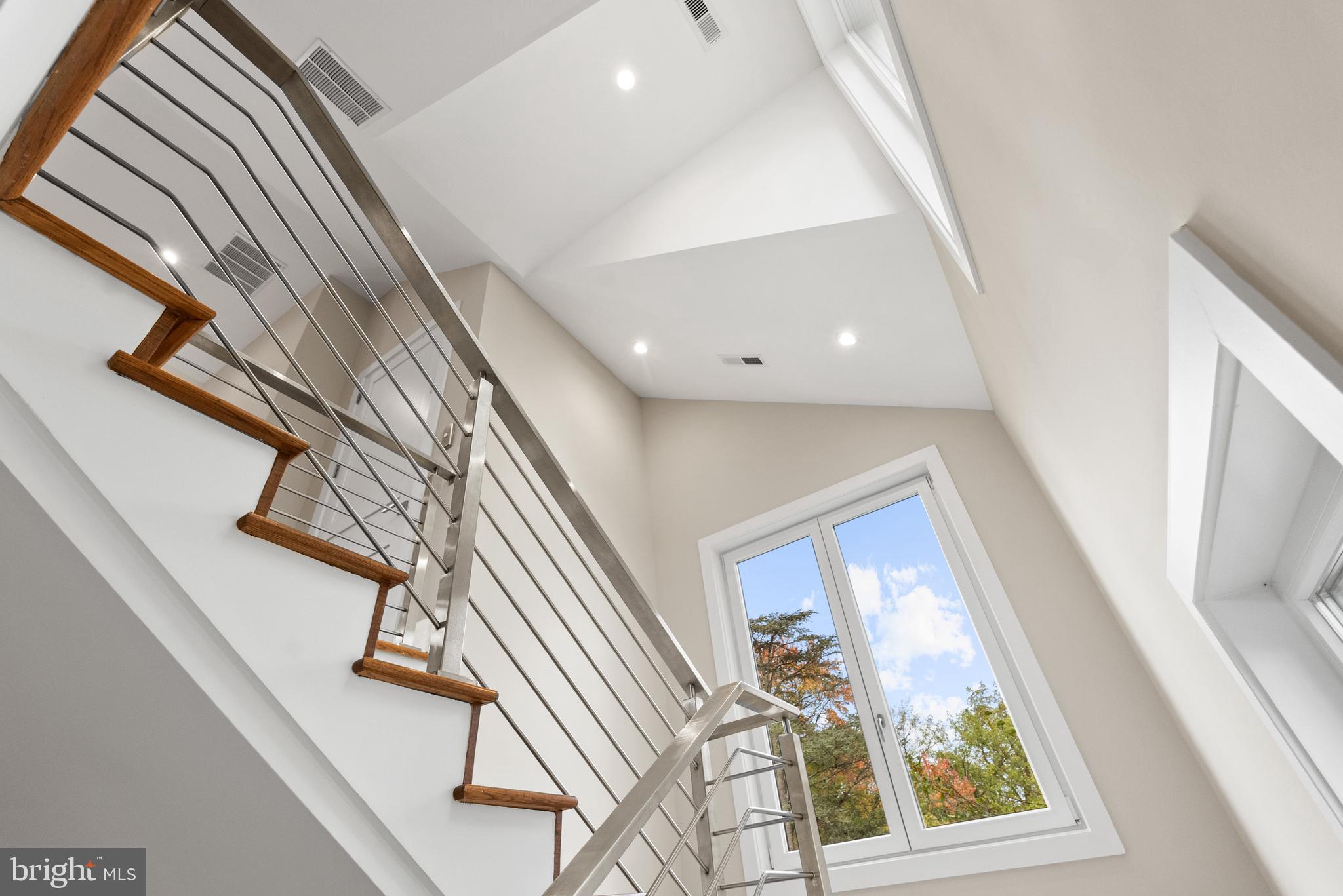 5152 LINNEAN TERRACE NW