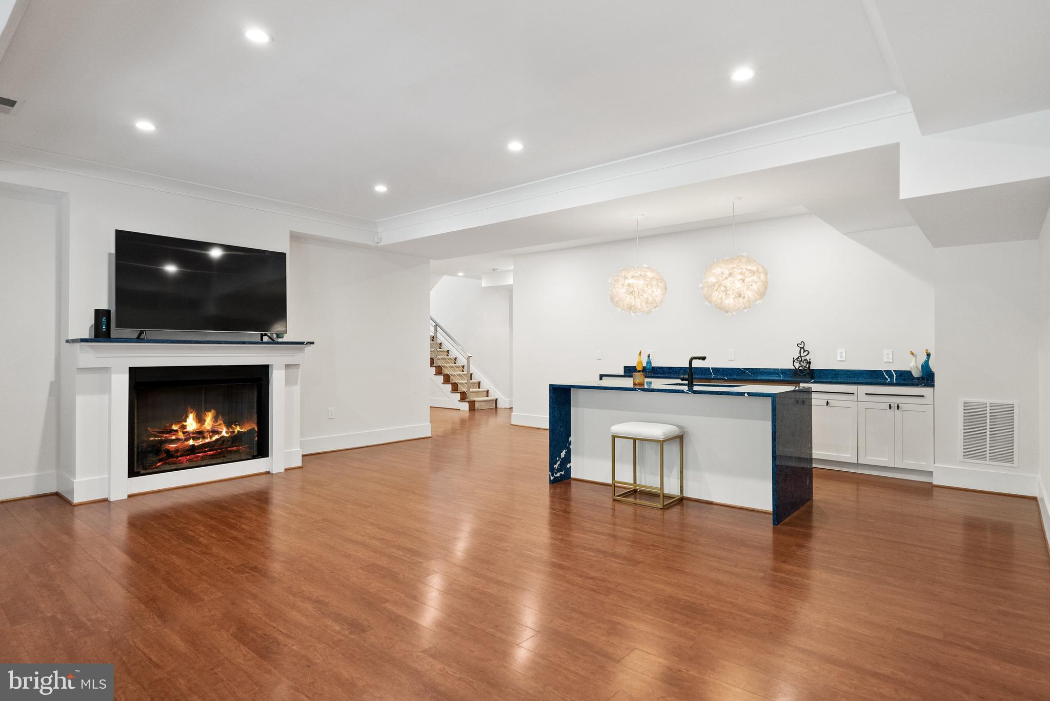 5152 LINNEAN TERRACE NW