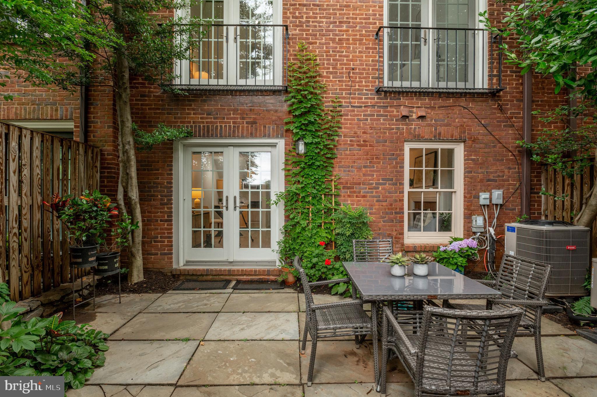 3729 WINFIELD LANE NW