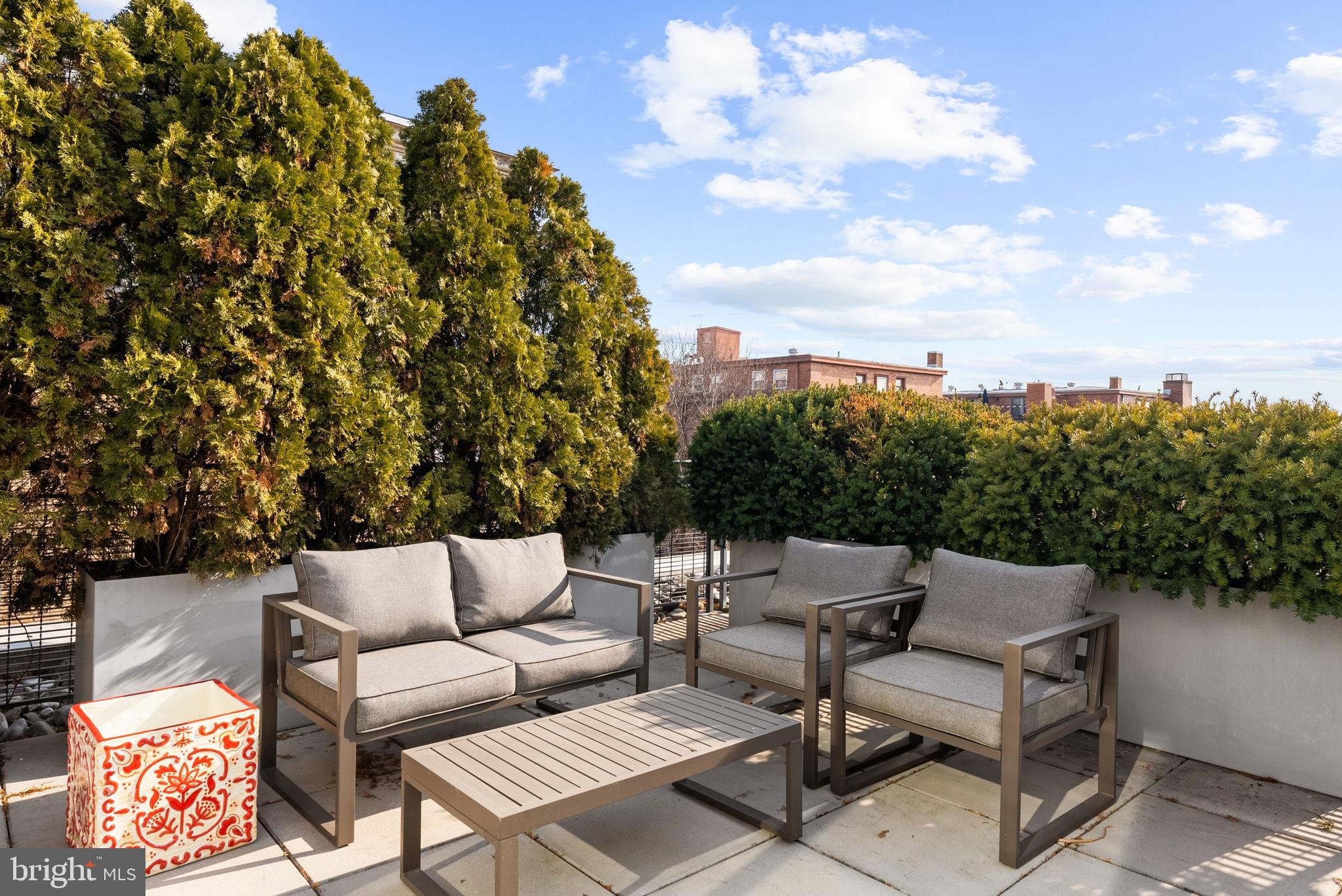 2225 CALIFORNIA STREET NW PH1