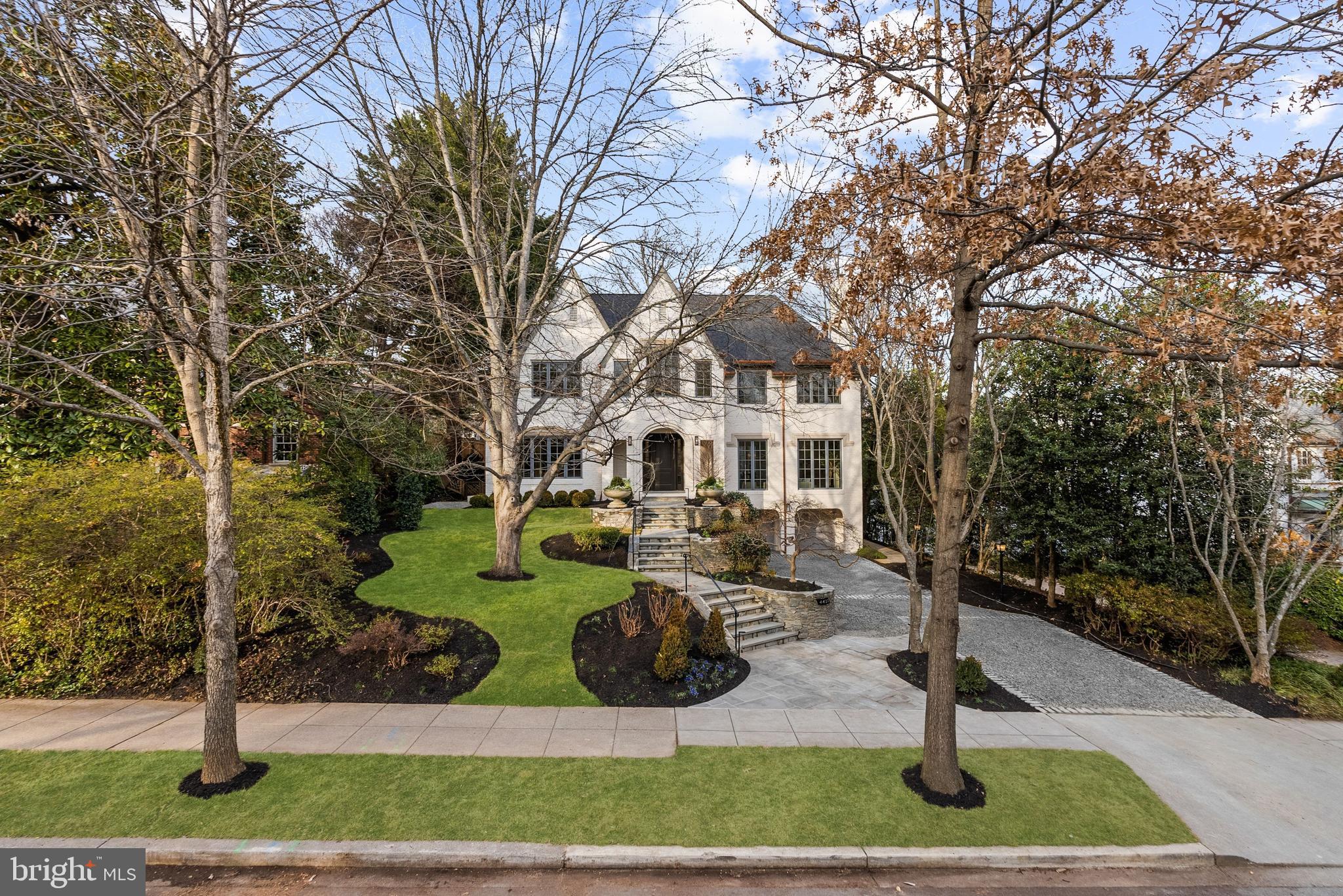 4433 CATHEDRAL AVENUE NW