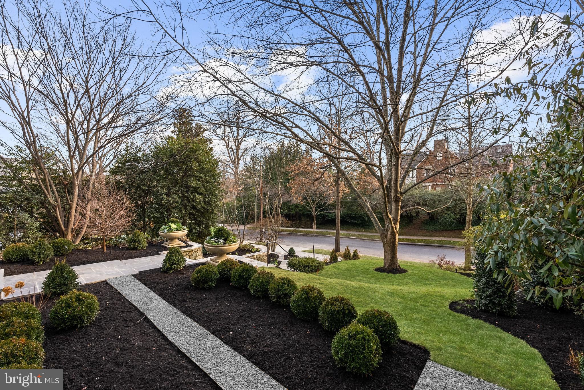 4433 CATHEDRAL AVENUE NW