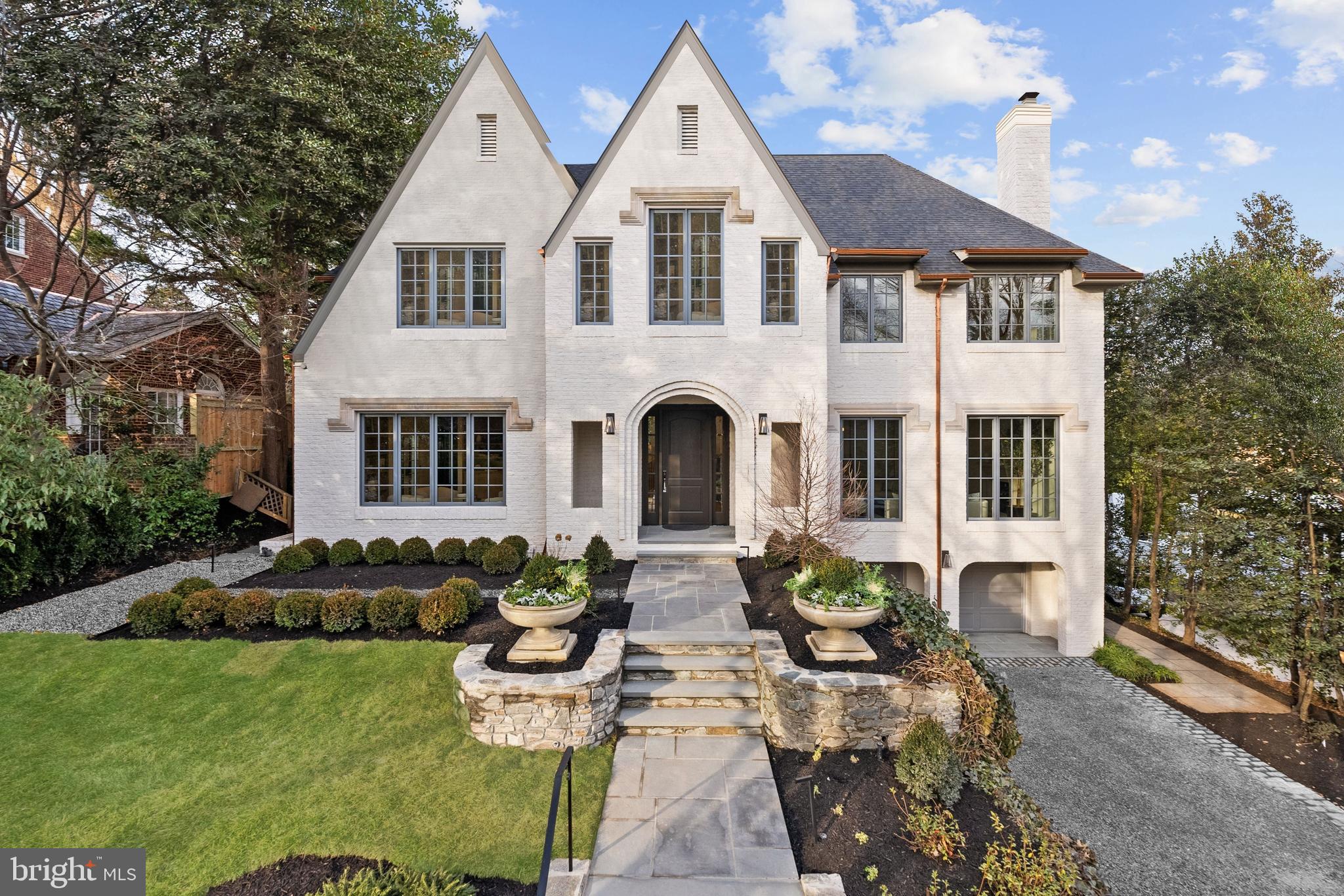 4433 CATHEDRAL AVENUE NW