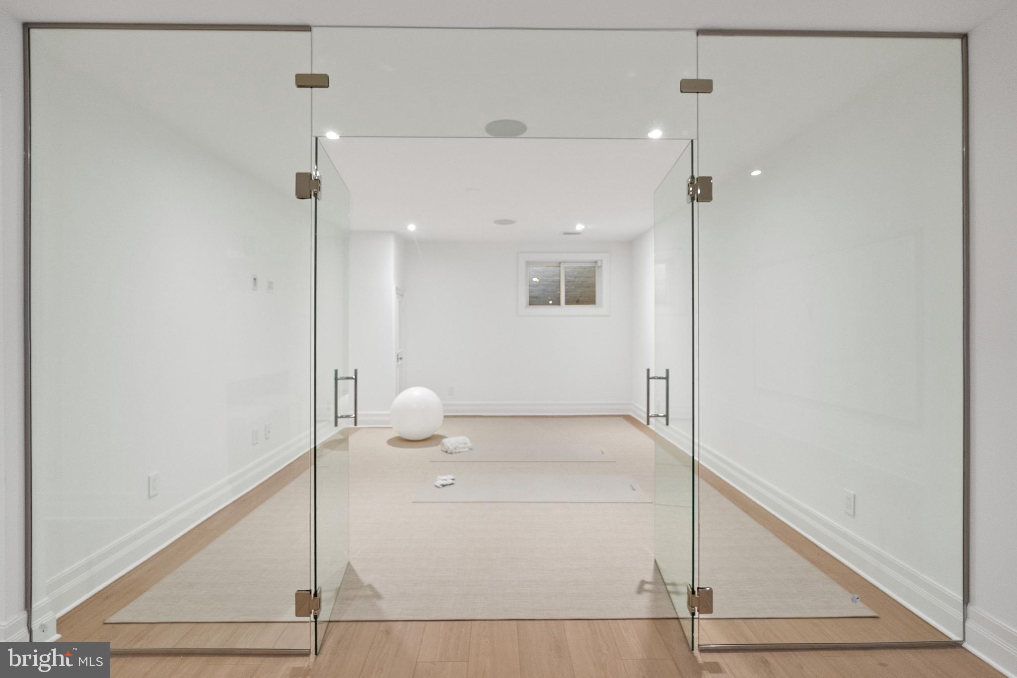 4433 CATHEDRAL AVENUE NW