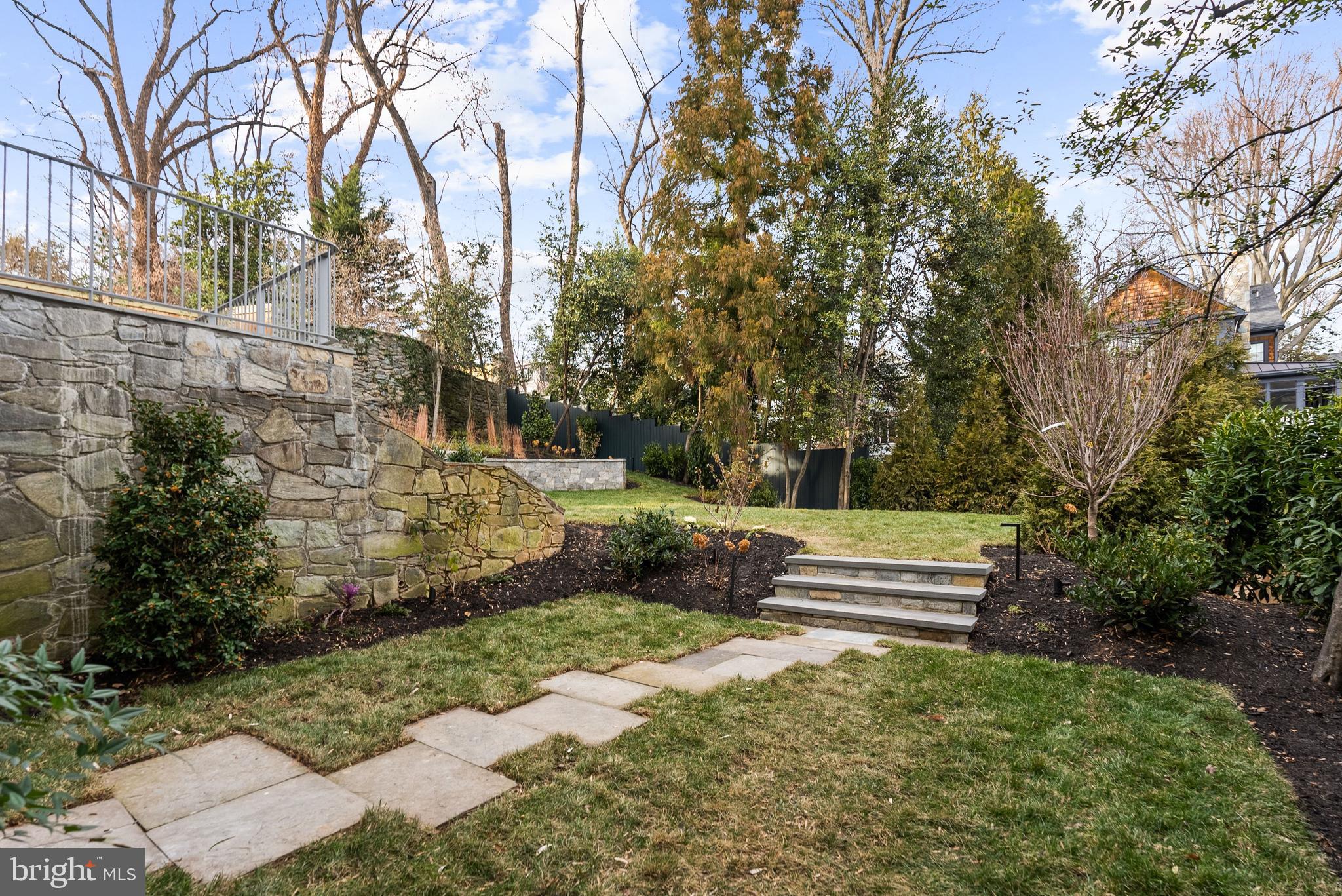 4433 CATHEDRAL AVENUE NW