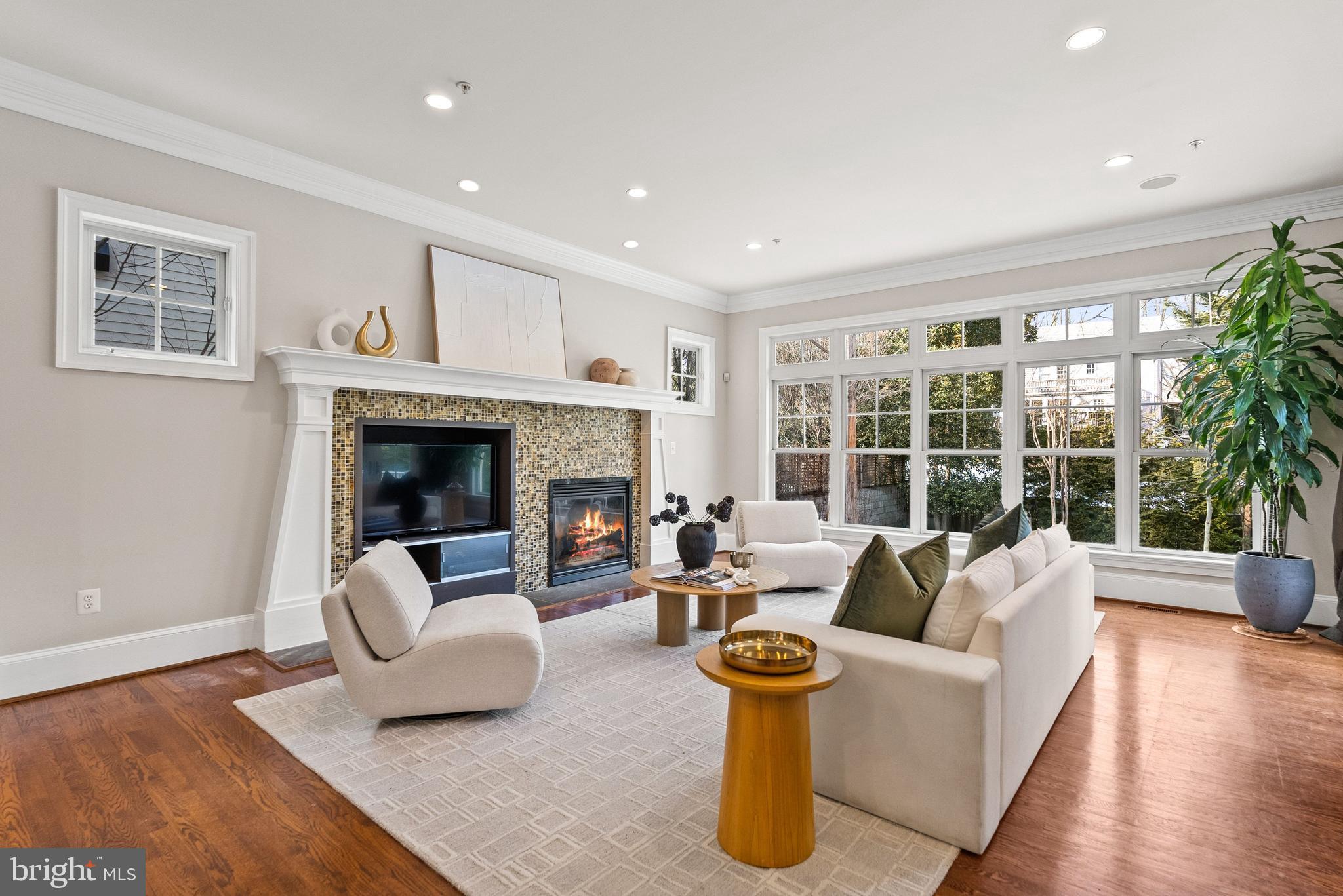 4421 LOWELL STREET NW