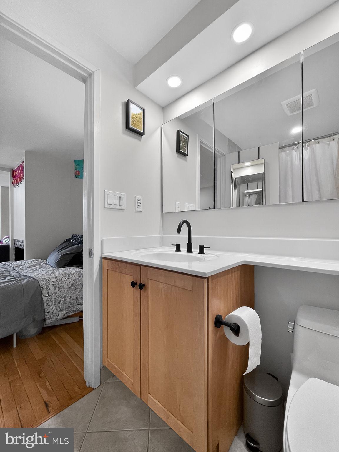 908 INDEPENDENCE AVENUE SE